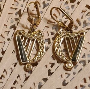 Ladies Unique Earrings for sale